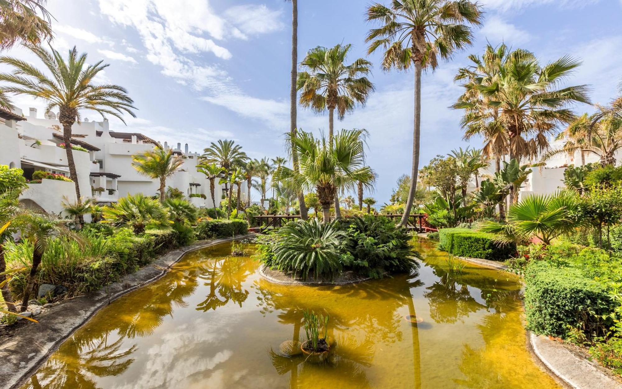 Ventura Del Mar Duplex Penthouse Apartment *